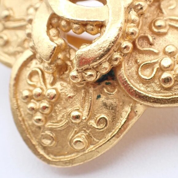 CHANEL CC Logo Flower Button Earrings 96 A Clip-On Gold-Plated Vintage 76RF532 - Picture 10 of 10